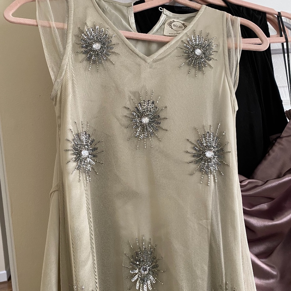 Gorgeous formal party/wedding/holiday dress for a tween girl